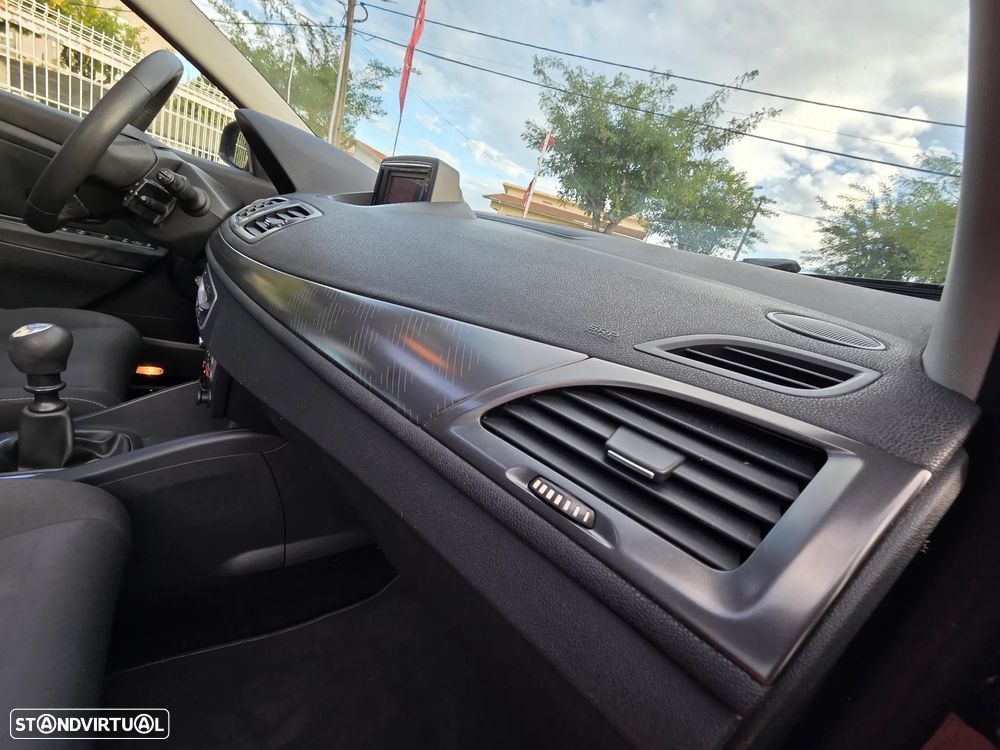 Renault Mégane Sport Tourer 1.5 dCi Dynamique S - 8