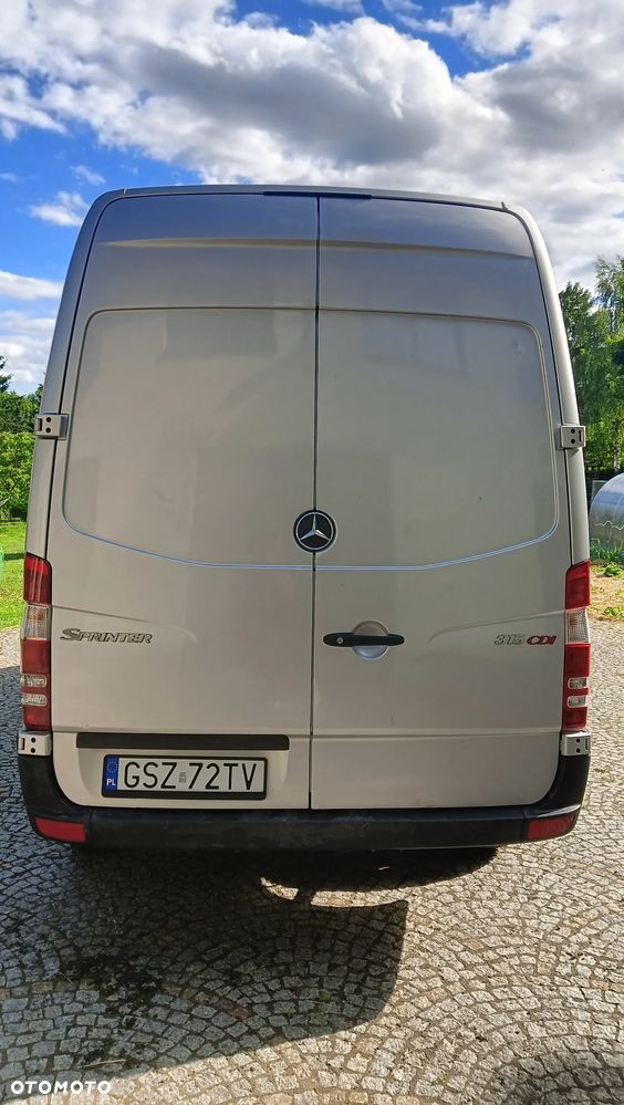 Mercedes-Benz Sprinter - 11