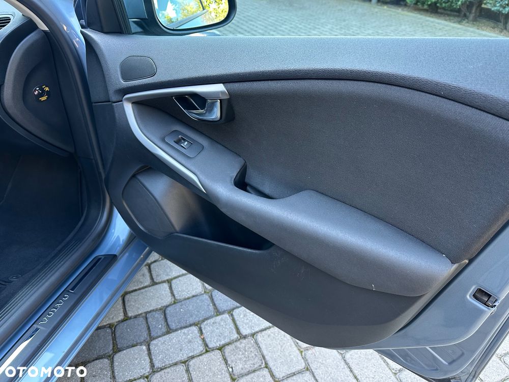 Volvo V40 D3 Drive-E Momentum - 11