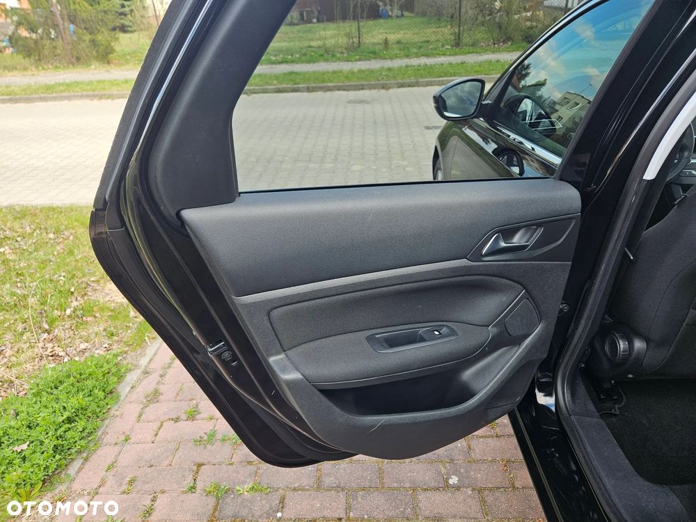 Peugeot 308 1.6 BlueHDi Business Line S&S - 23