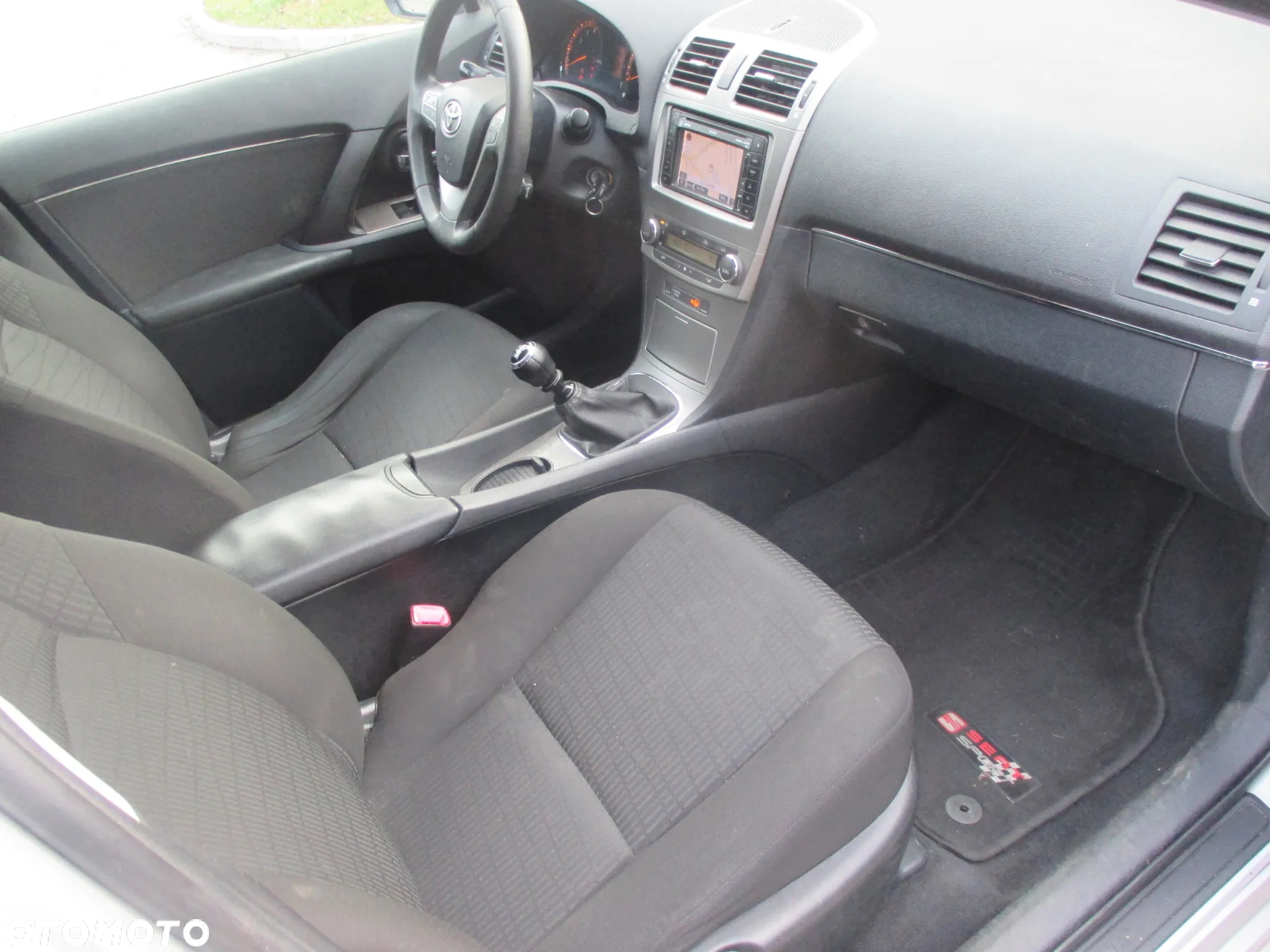 Toyota Avensis 1.6 Active - 26
