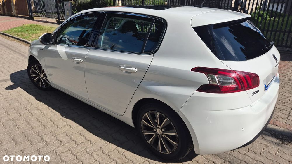 Peugeot 308 1.2 PureTech Allure S&S - 4