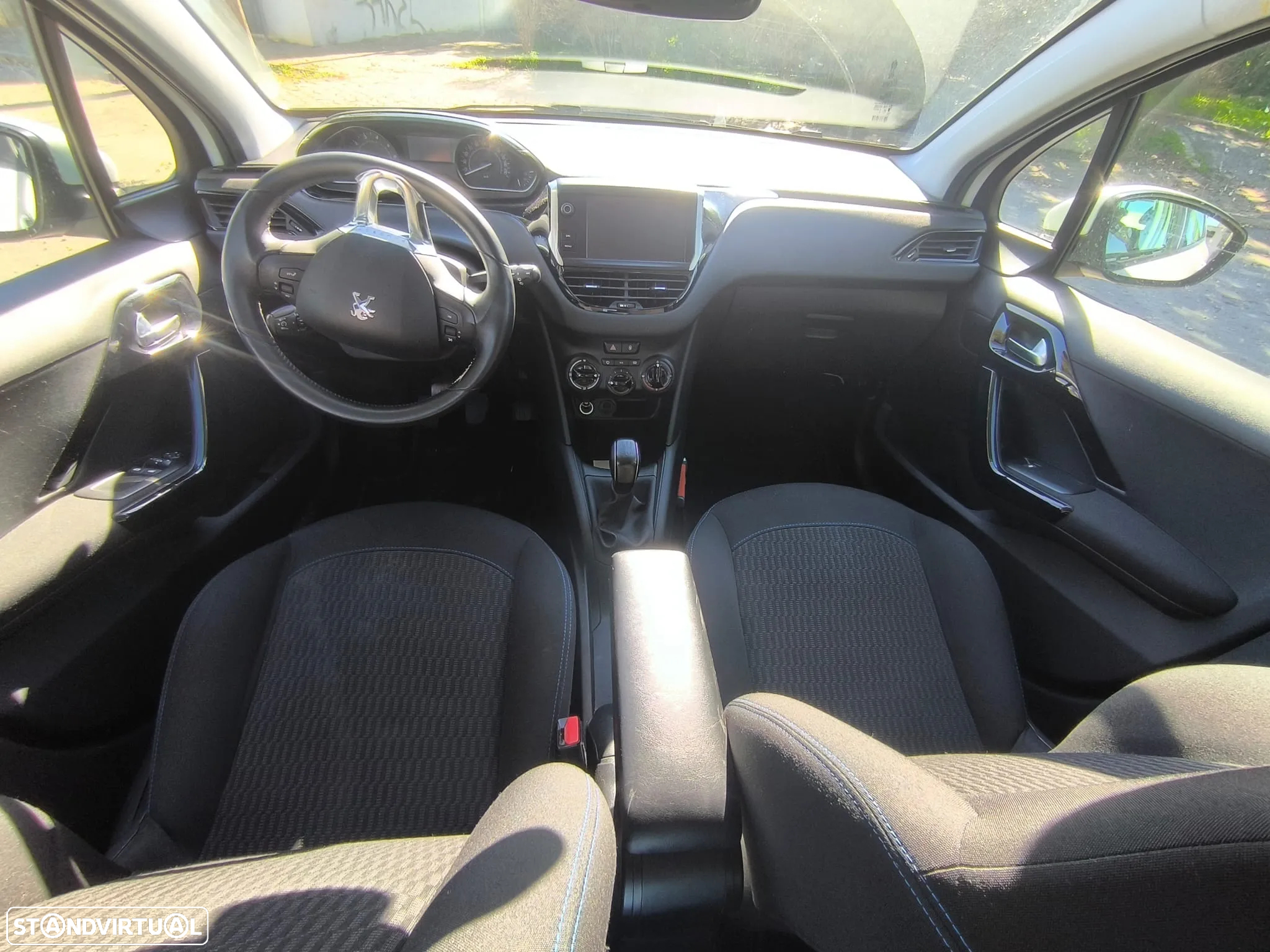Peugeot 208 1.2 PureTech Signature - 7