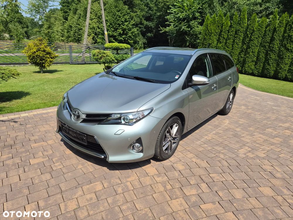 Toyota Auris 1.6 Valvematic Comfort - 1
