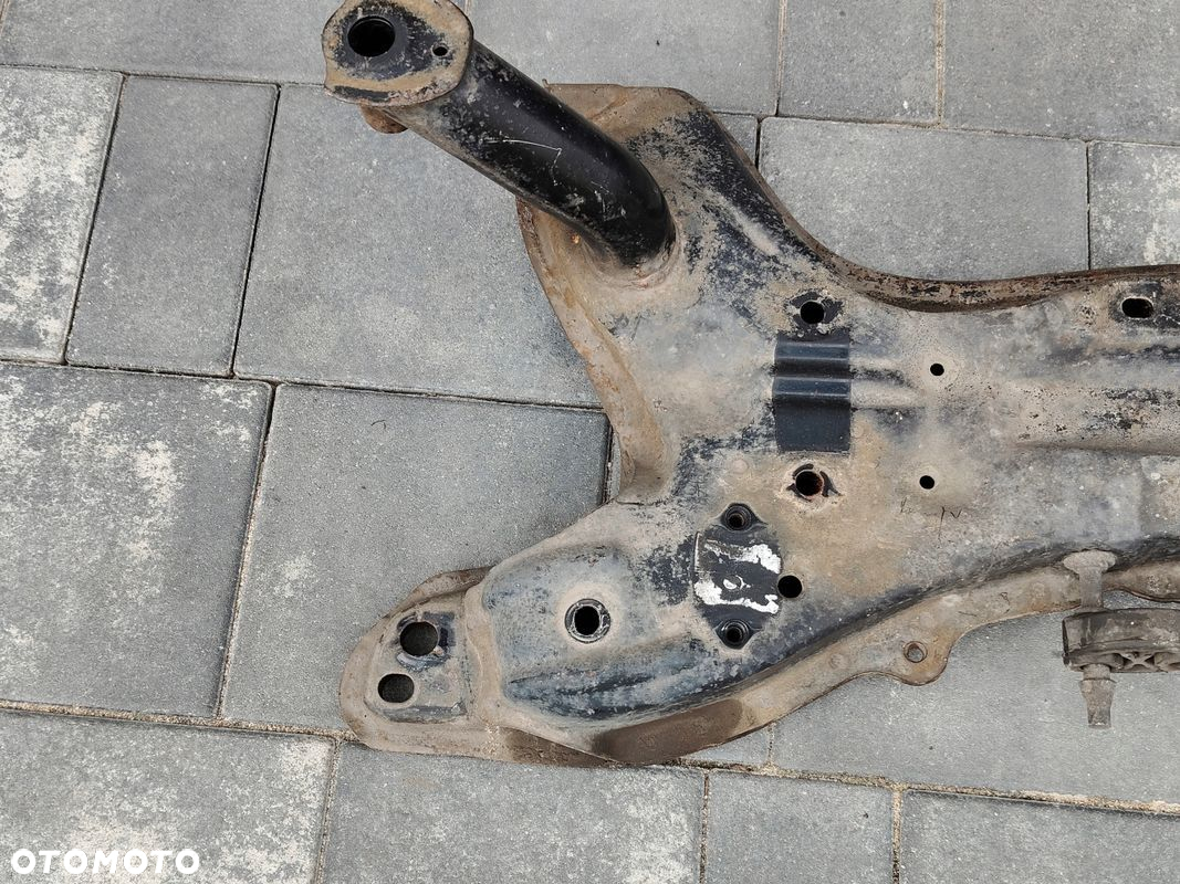 SANKI WÓZEK KOŁYSKA SILNIKA TOYOTA YARIS I - 2