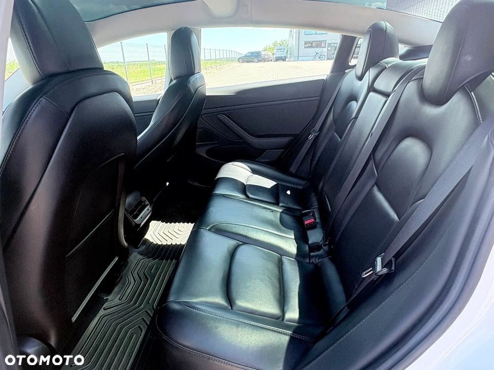 Tesla Model 3 Standard Reichweite Plus Hinterradantrieb - 11
