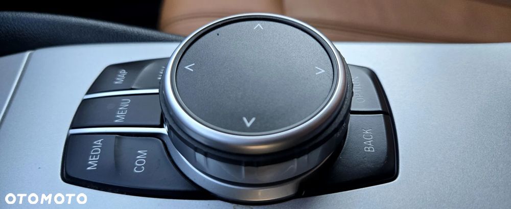 BMW Seria 5 520d xDrive - 33