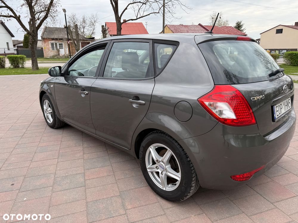 Kia Ceed 1.4 CVVT Attract - 30