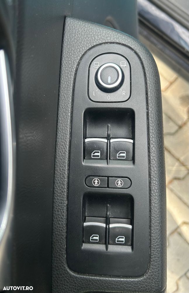Volkswagen Sharan 2.0 TDI DSG Blue Motion Highline - 21