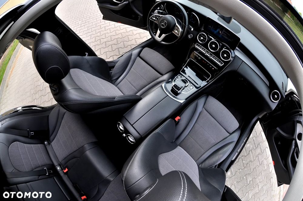 Mercedes-Benz Klasa C 220 d 4Matic 9G-TRONIC AMG Line - 25