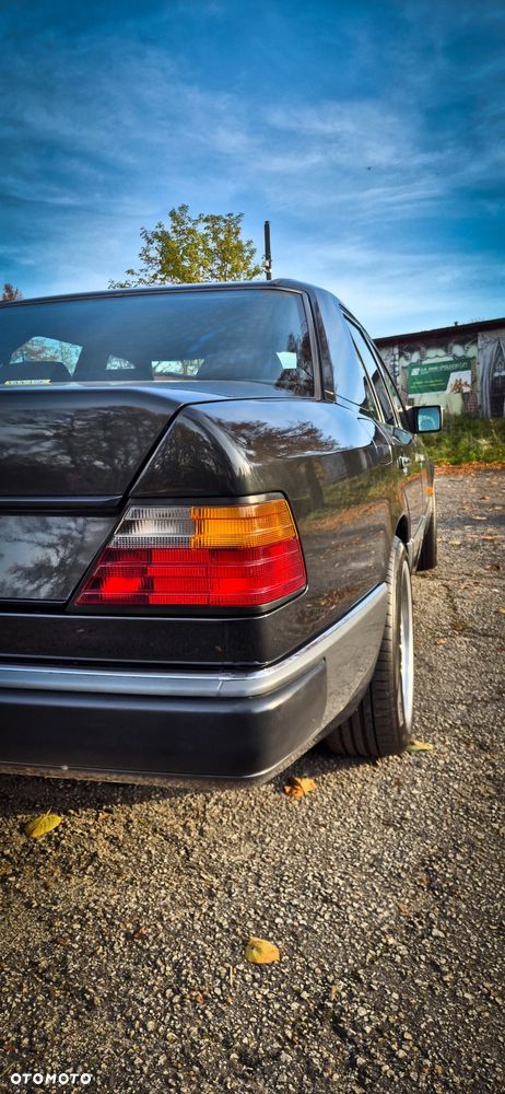 Mercedes-Benz W124 (1984-1993) - 13