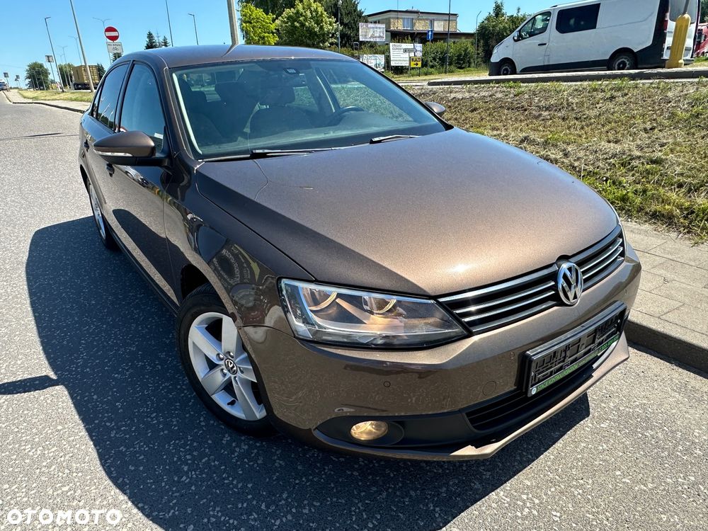 Volkswagen Jetta 1.6 TDI Blue Motion Technology Life - 3