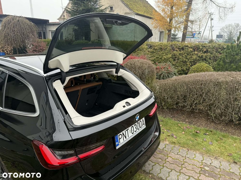 BMW Seria 3 320d xDrive Luxury Line - 7