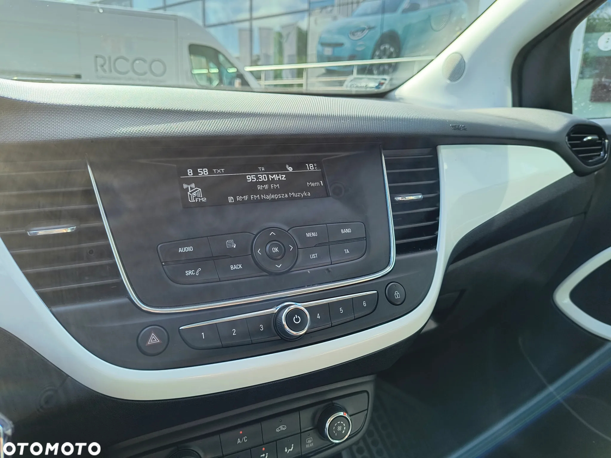 Opel Crossland X 1.2 Enjoy - 10