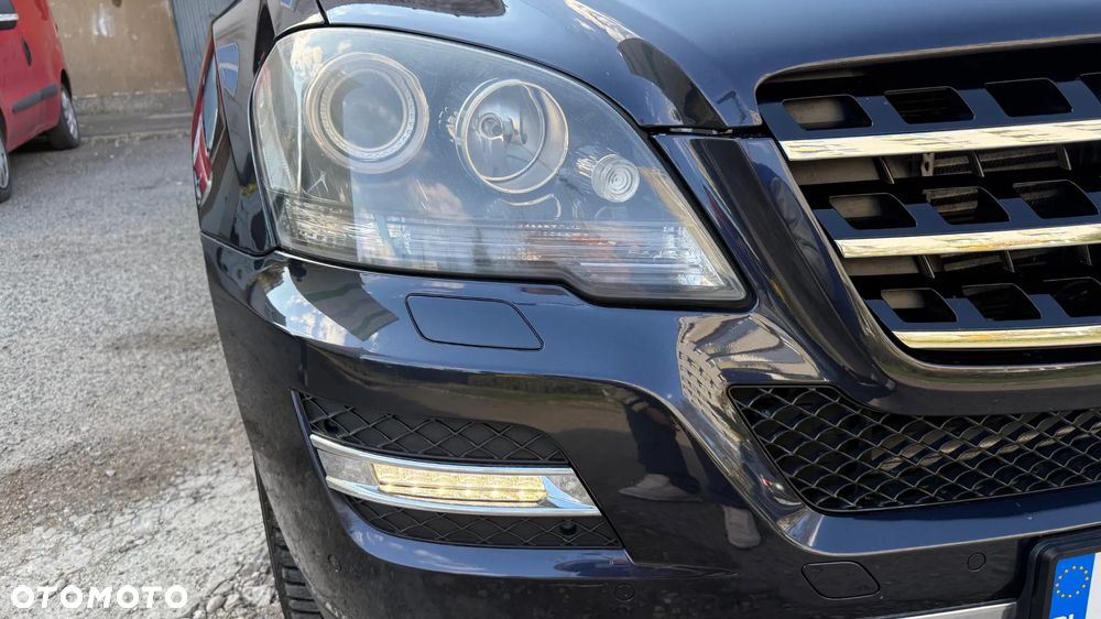 Mercedes-Benz ML 350 CDI 4Matic 7G-TRONIC DPF Grand Edition - 32