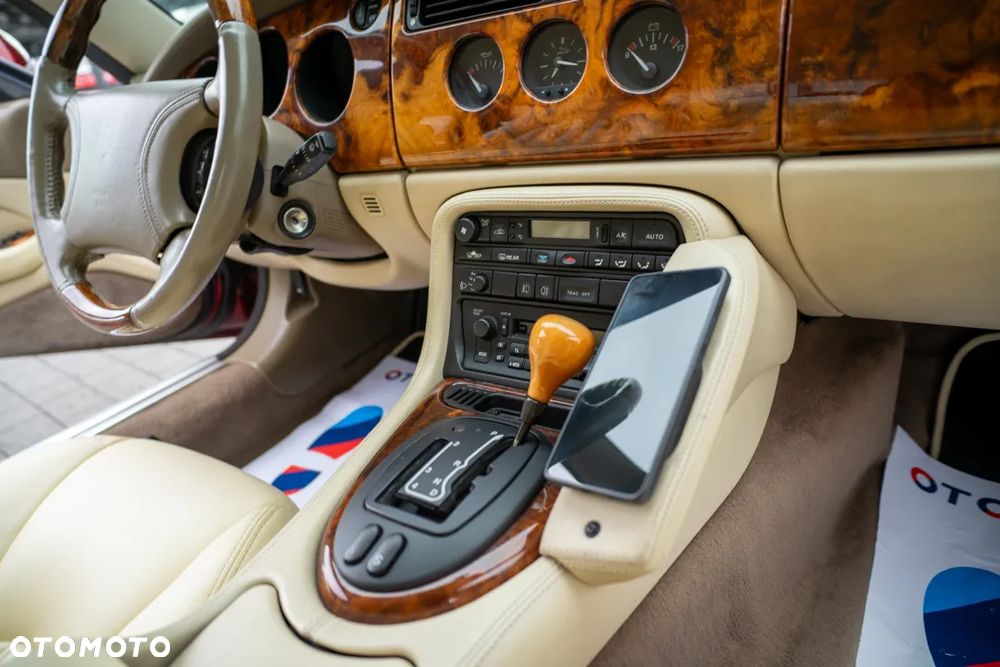 Jaguar XK8 4.0 - 36