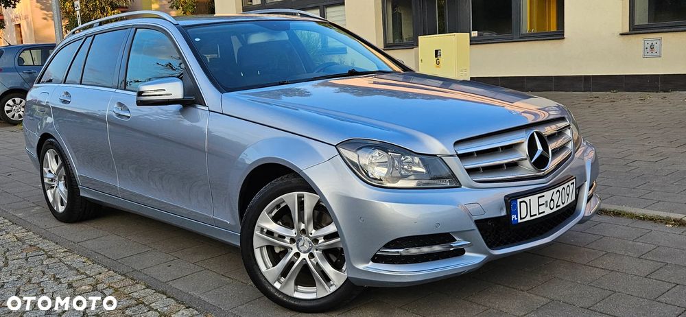 Mercedes-Benz Klasa C 180 T CDI DPF (BlueEFFICIENCY) Avantgarde - 2