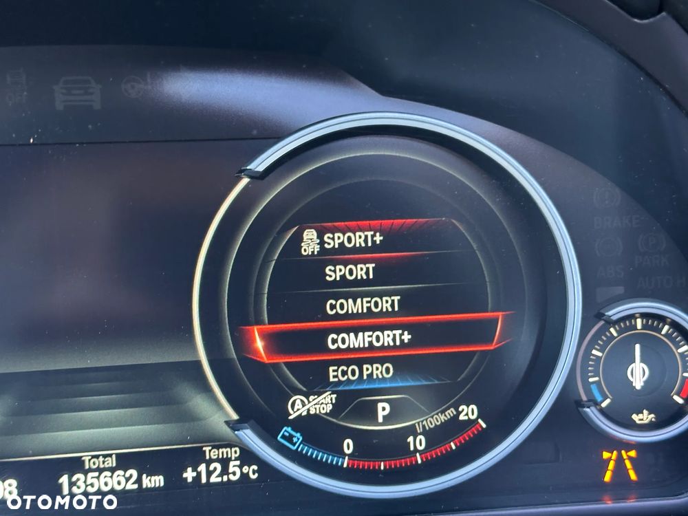 BMW Seria 5 530d xDrive Luxury Line - 29