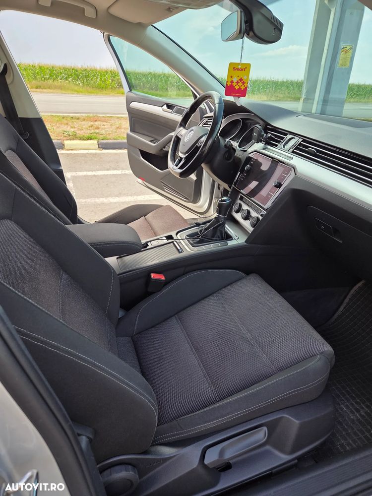 Volkswagen Passat 2.0 TDI Comfortline - 9