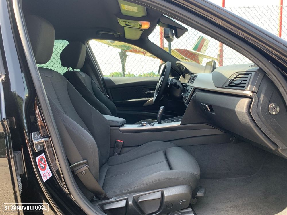 BMW 320 d Auto Pack M - 9