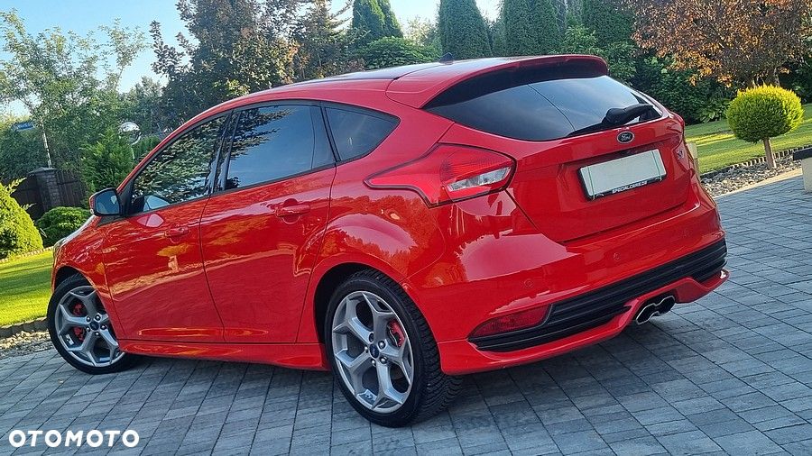 Ford Focus 2.0 EcoBoost ST mit Leder-Sport-Paket - 15
