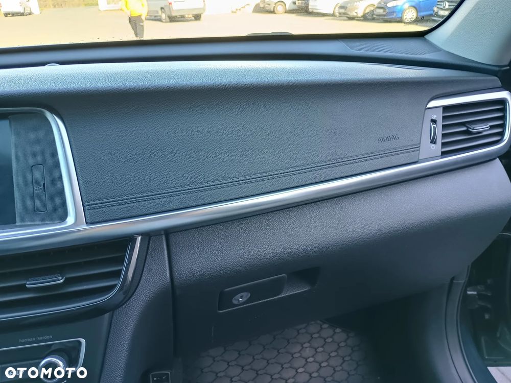 Kia Optima Plug-in Hybrid - 14