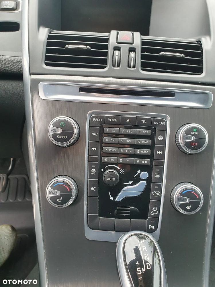 Volvo XC 60 D4 AWD Base - 13
