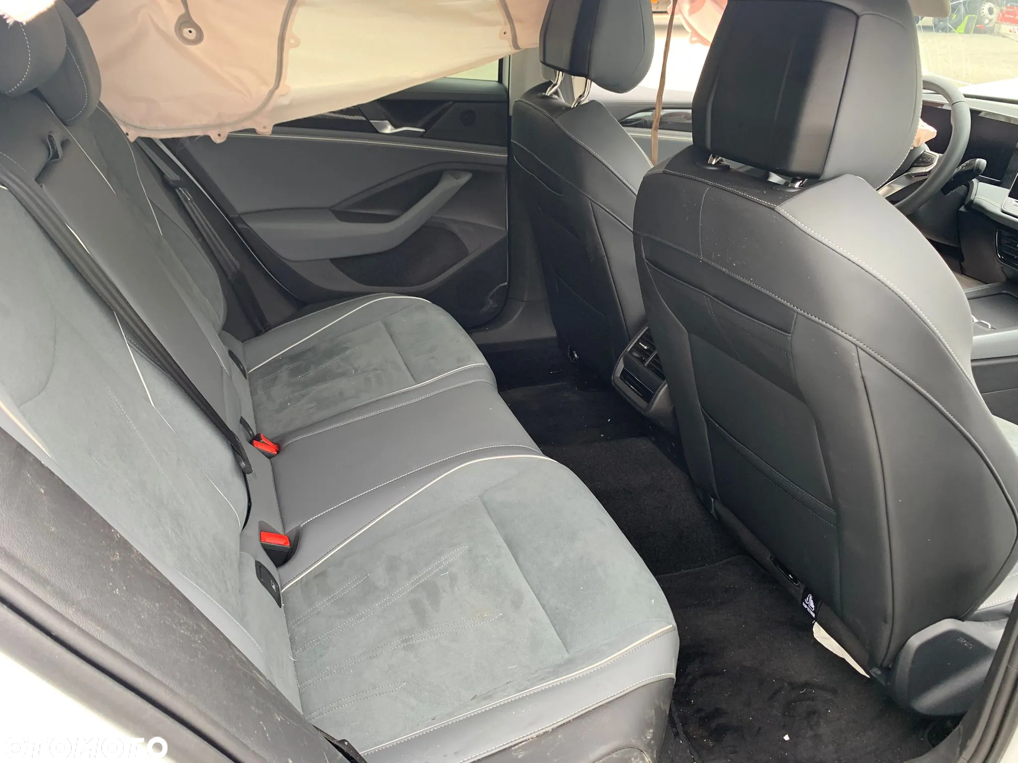 Volkswagen Passat Variant 1.5 e-Hybrid OPF DSG Business - 8