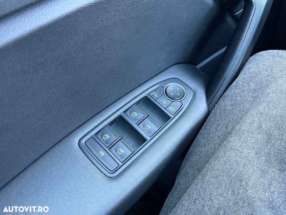 Renault Captur BLUE dCi 115 BUSINESS EDITION - 21