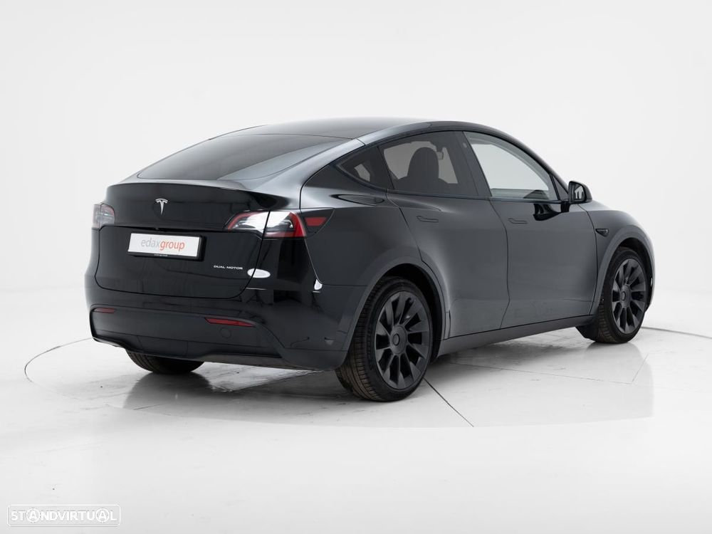 Tesla Model Y Long Range Dual Motor AWD - 4