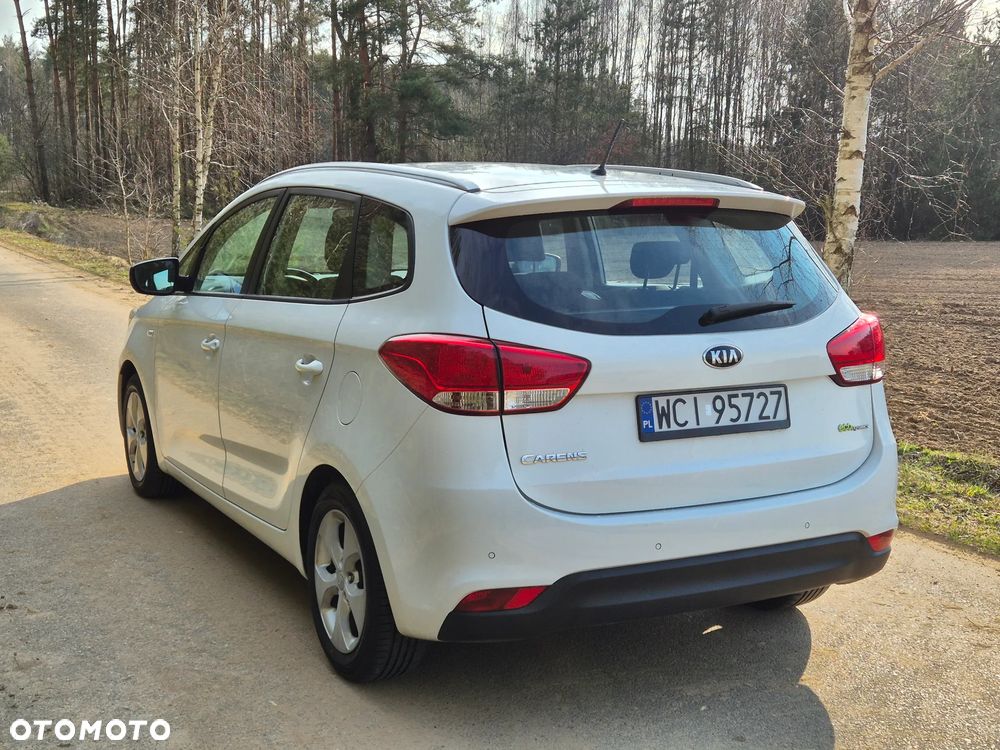 Kia Carens 1.6 GDI L - 10