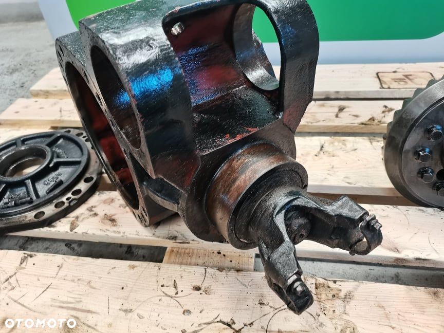 Środek mostu Manitou MT 1740 {Spicer 11X35} - 10