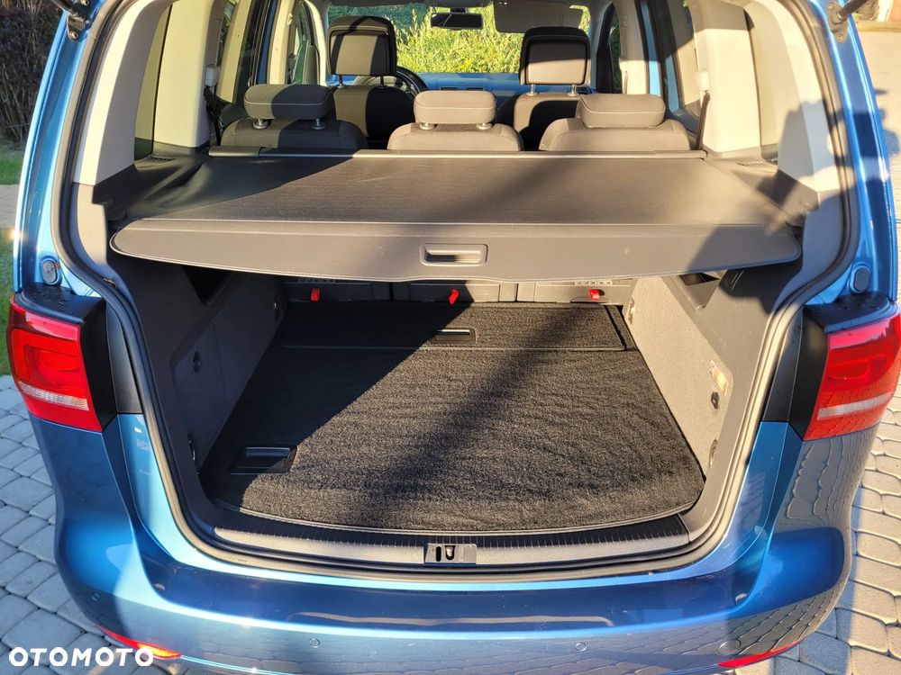 Volkswagen Touran - 19
