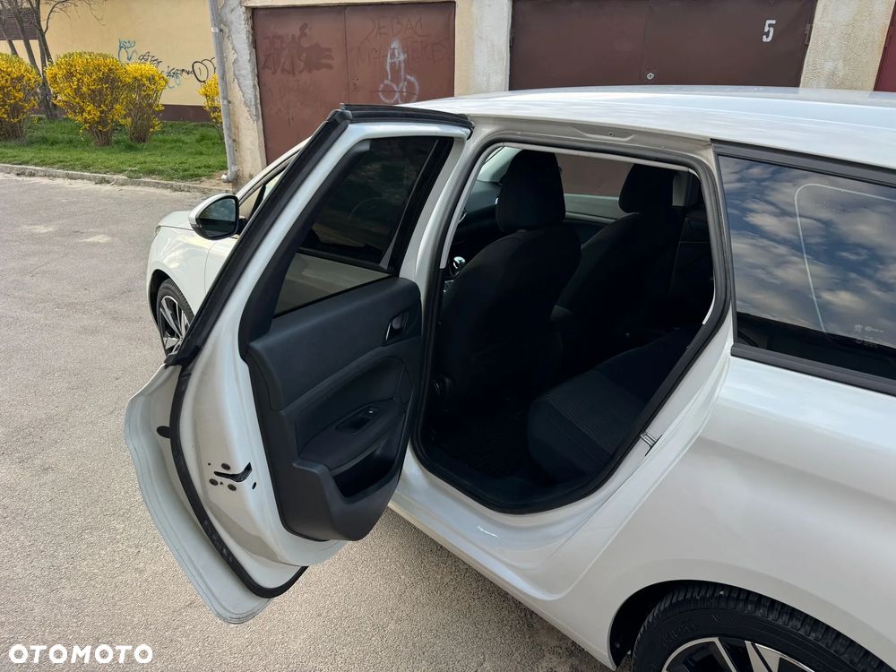 Peugeot 308 1.6 e-HDi Allure S&S - 21
