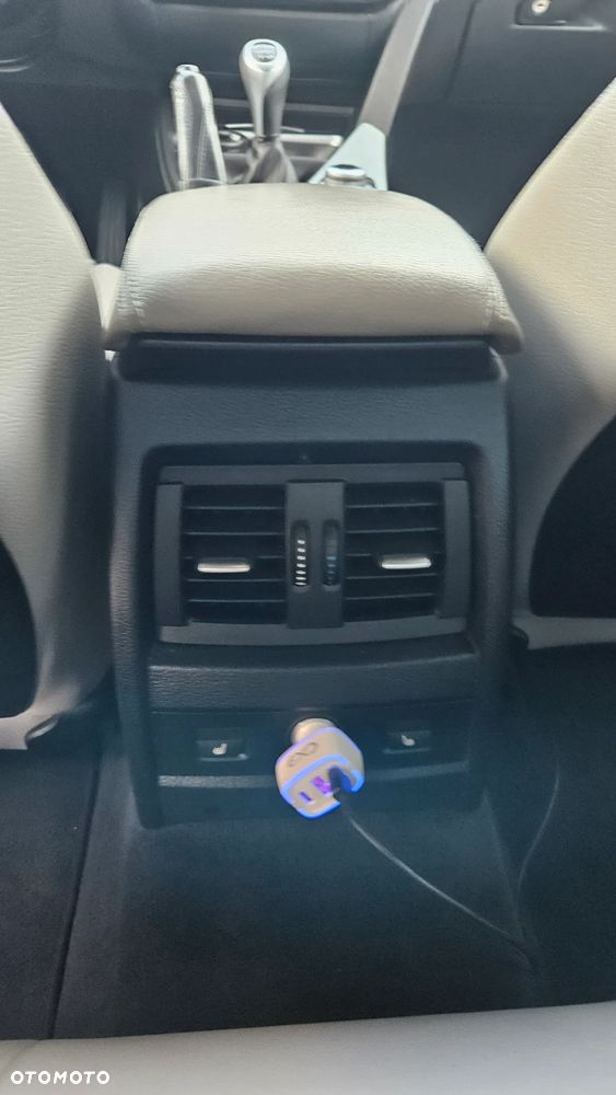 BMW Seria 3 318d Sport Line - 16