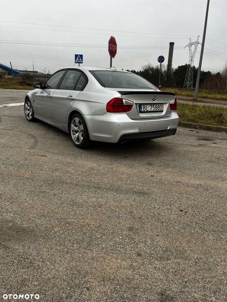 BMW Seria 3 320i - 4