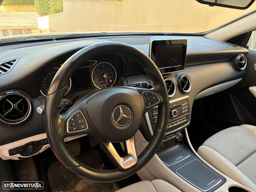 Mercedes-Benz A 180 CDI 7G-DCT Urban - 8