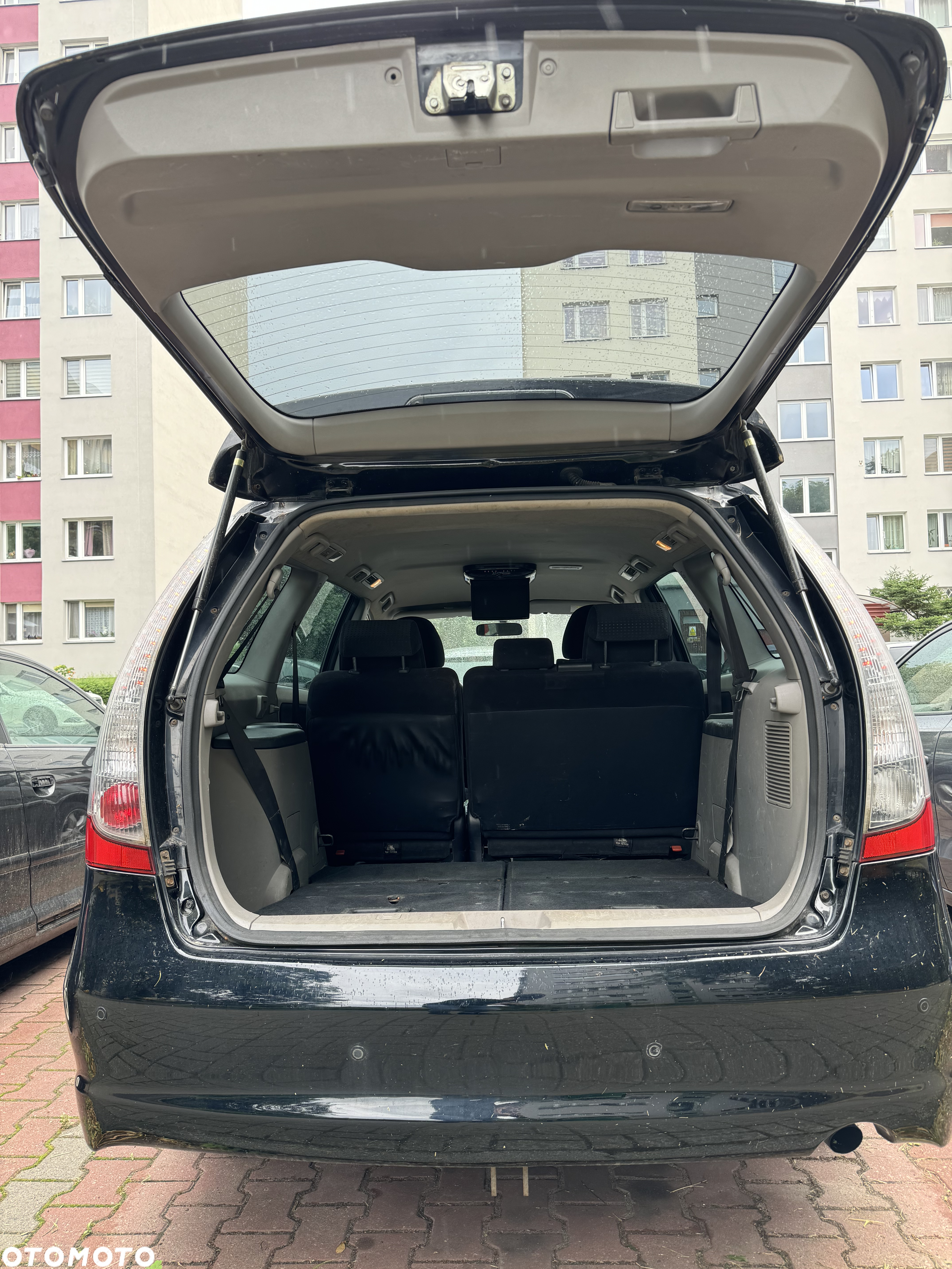 Mitsubishi Grandis - 14