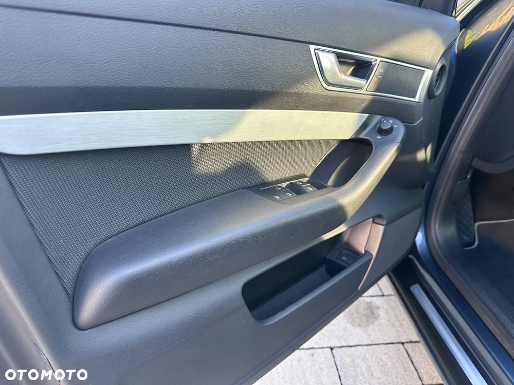 Audi A6 Avant 4.2 quattro tiptronic - 30