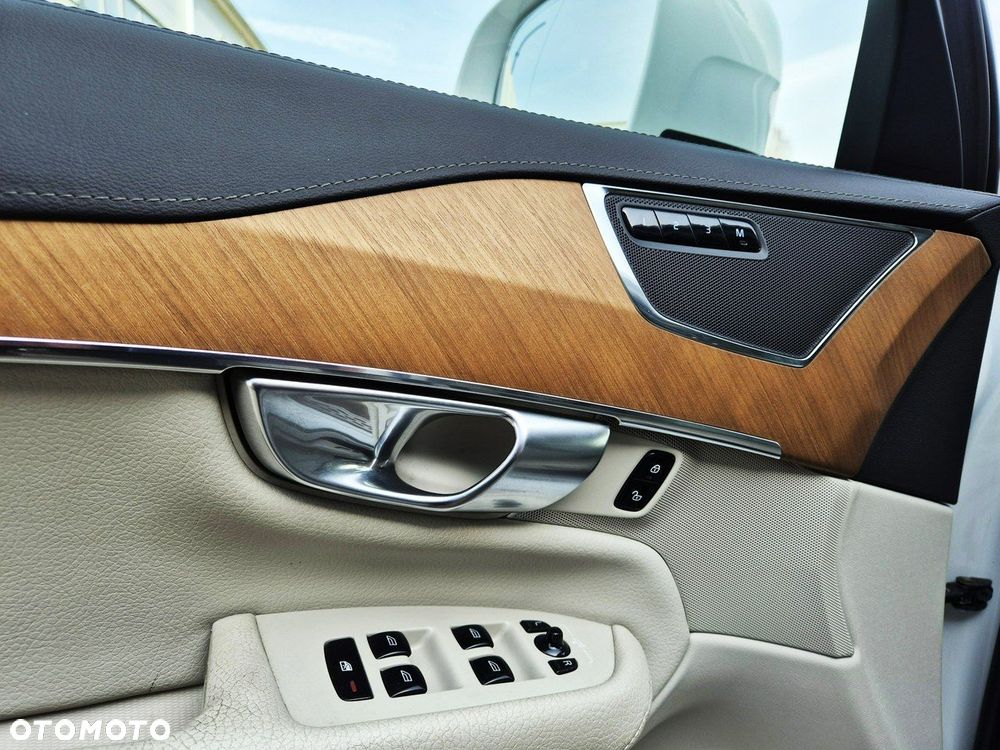 Volvo XC 90 - 15