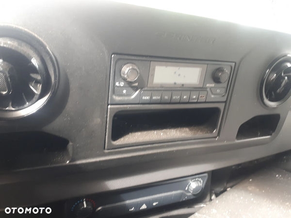 MERCEDES SPRINTER 907 910 RADIO ORYGINALNE