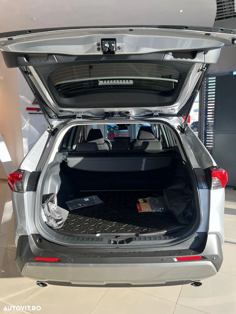 Toyota RAV4 - 6
