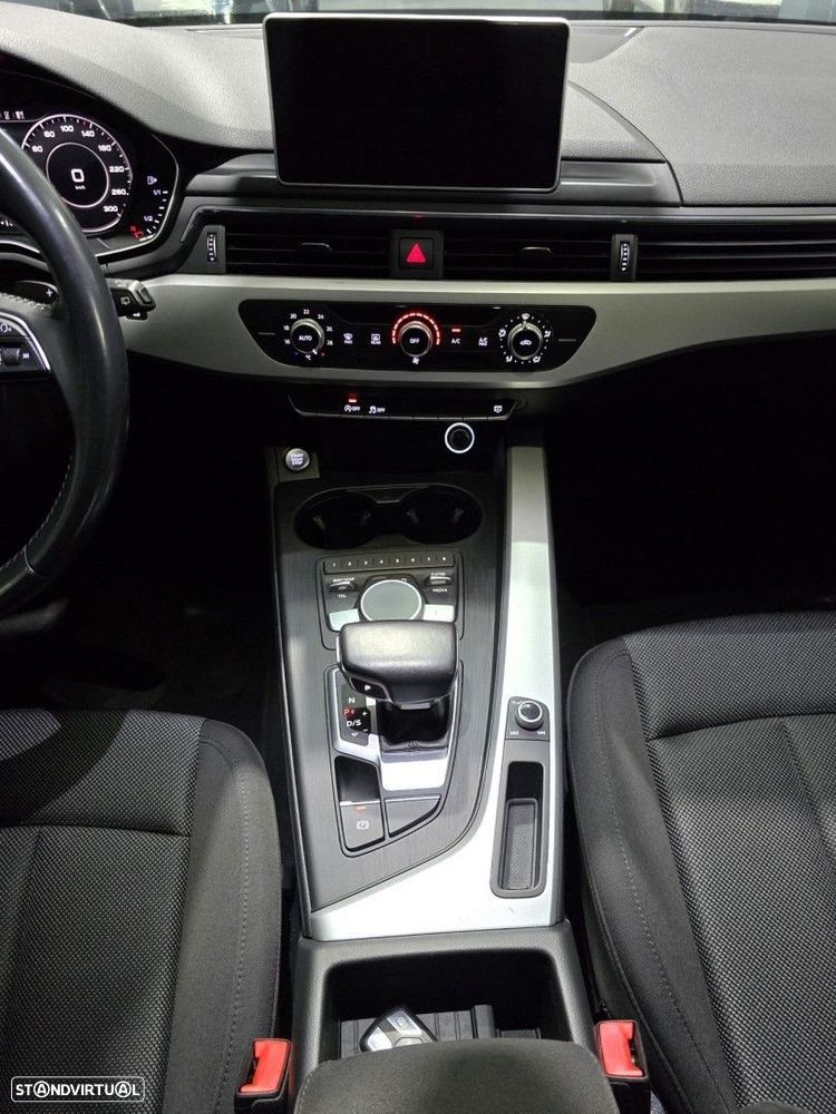 Audi A4 Avant 2.0 TDI Advance S tronic - 23