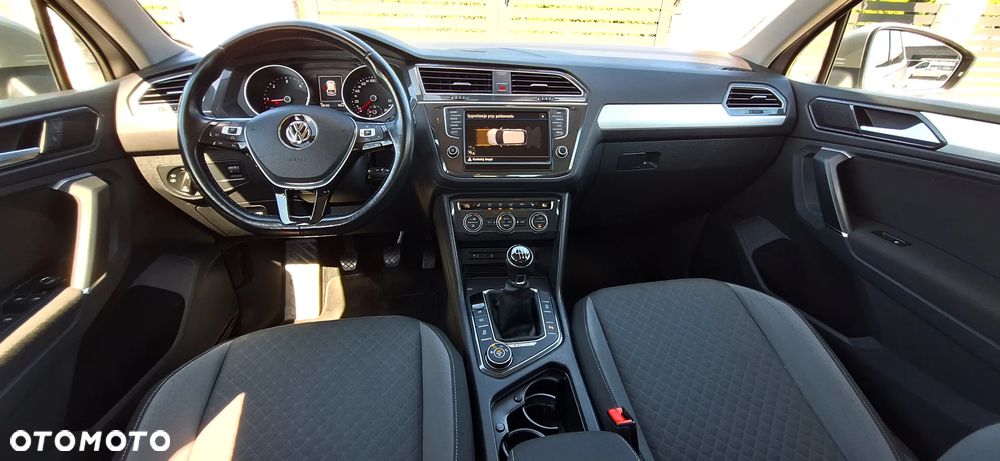 Volkswagen Tiguan - 14
