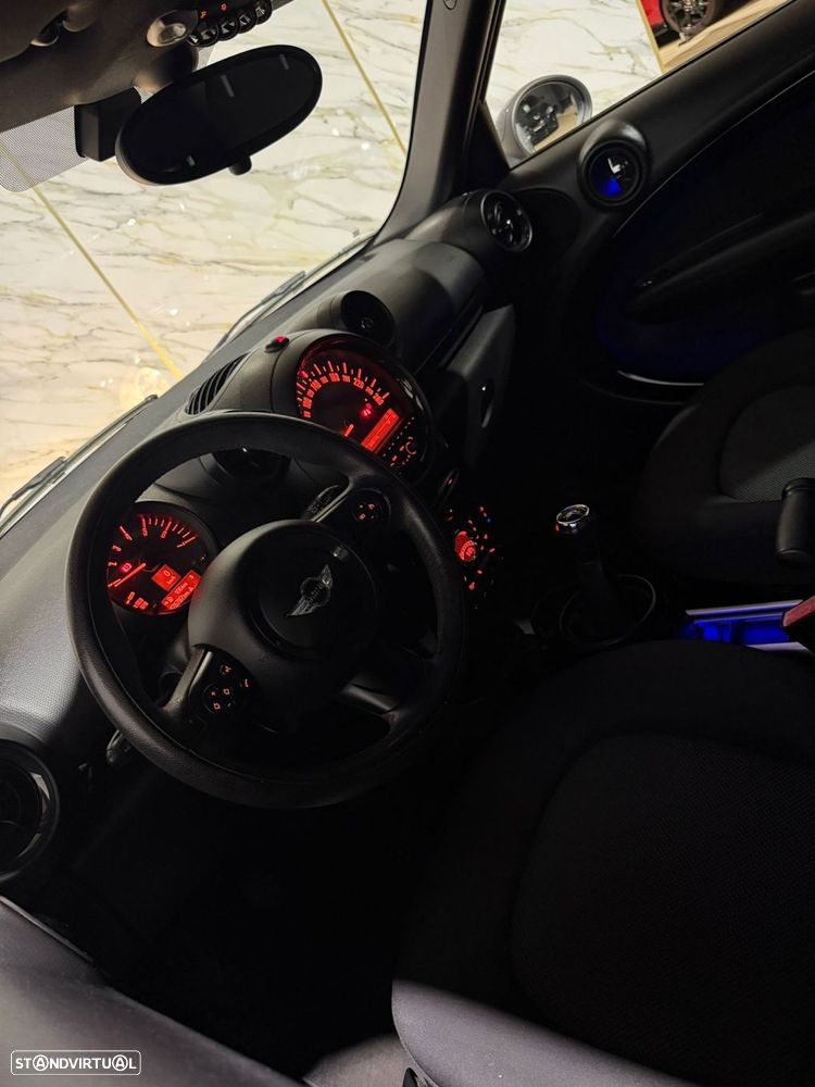 MINI Countryman Cooper D - 15