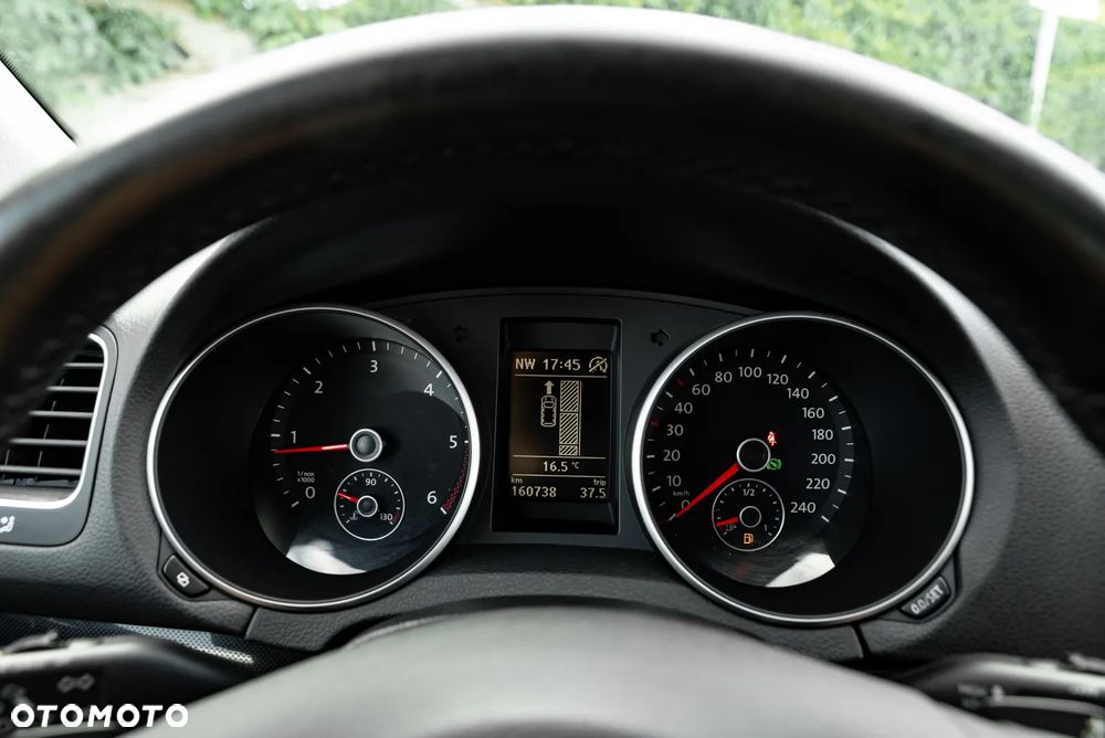 Volkswagen Golf 1.6 TDI DPF DSG Highline - 32