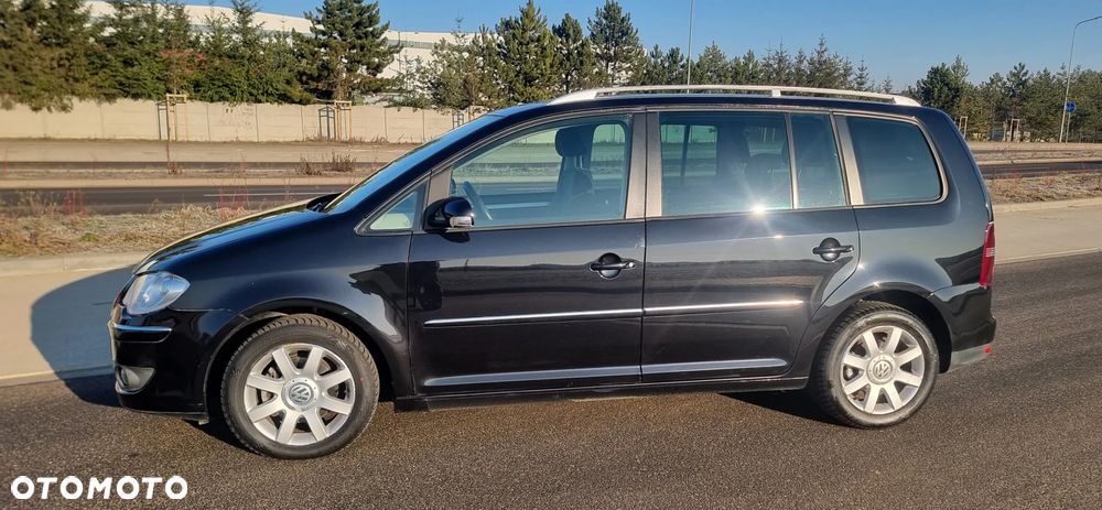 Volkswagen Touran - 9