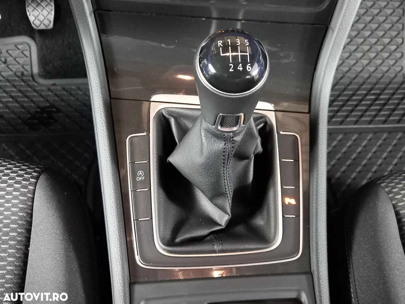 Volkswagen Golf - 14