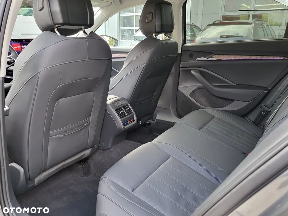 Skoda Superb 2.0 TDI SCR 4x4 L&K DSG - 19