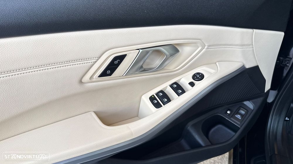 BMW 330 e Line Luxury Auto - 36